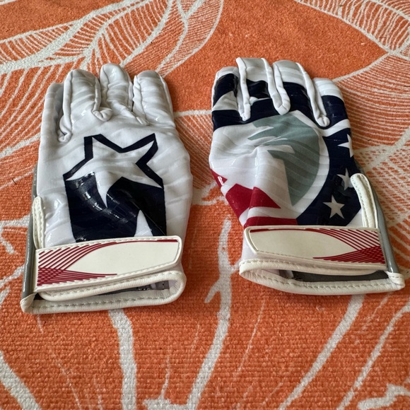 AAF Cutters Football Gloves (XL) - Picture 2 of 12